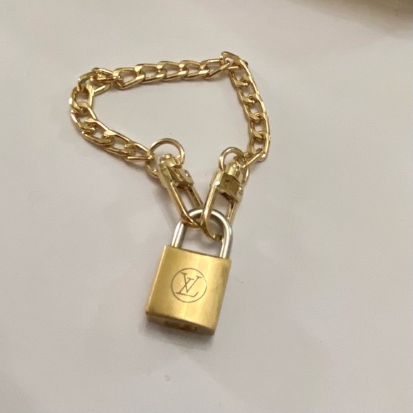 Vintage, Louis Vuitton Brass Padlock with 7-8in Gold Tone Chain Bracelet (A) - Picture 7 of 11